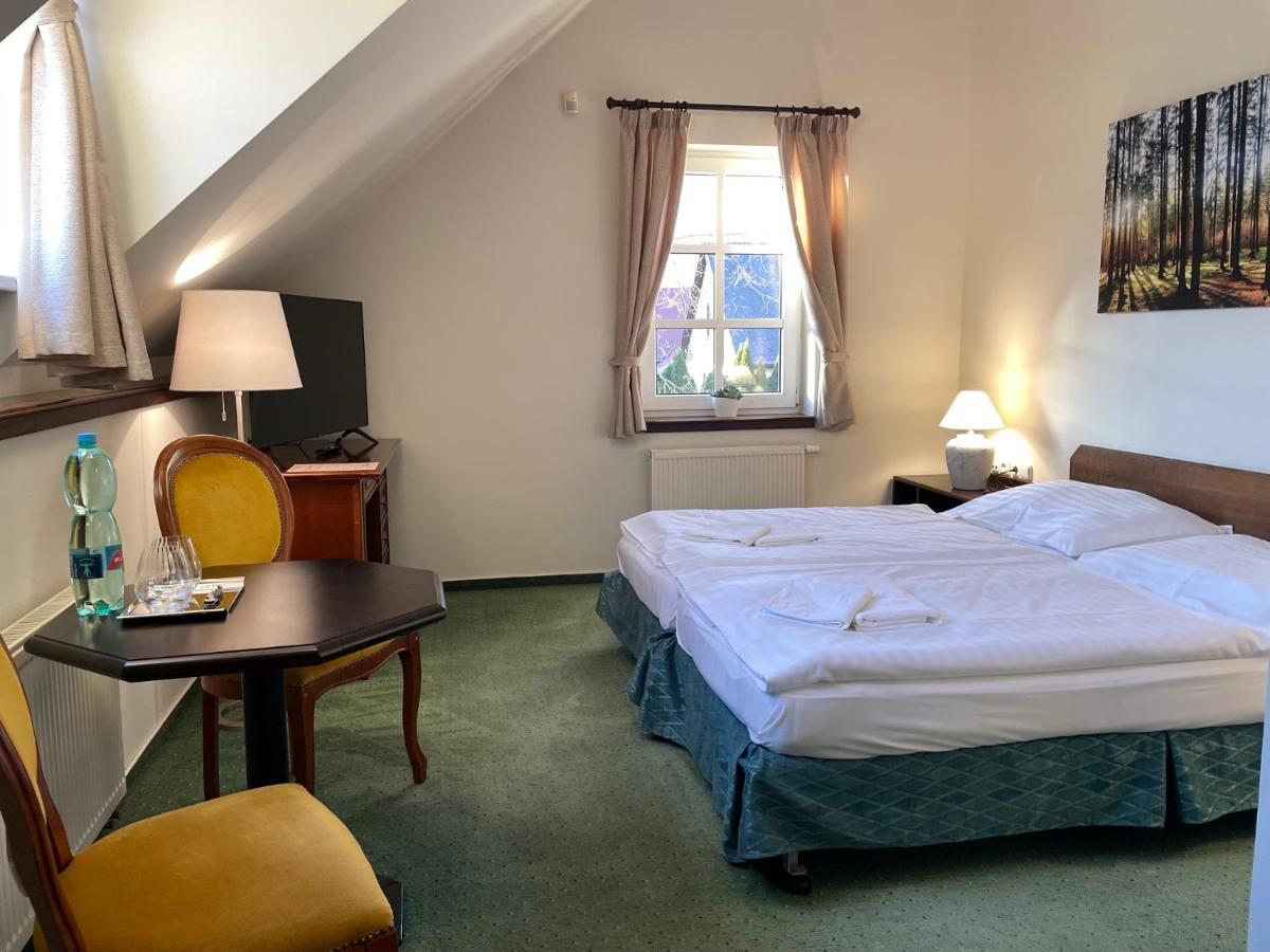 Bechneruv Statek Hotell Lány Eksteriør bilde