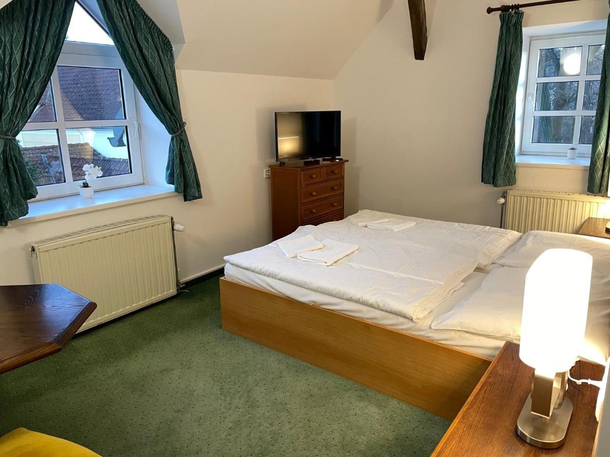 Bechneruv Statek Hotell Lány Eksteriør bilde